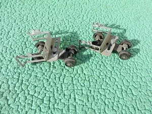 S American Flyer 2) Front Trucks for Pacific - Needs Springs & Cleaning - Picture 1 of 3