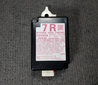 2009 Toyota Corolla Keyless Entry Door Control Module Receiver DCR 89741-12370 - Image 1 of 4