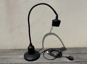 SERIOUS READERS 2007 MODEL CLASSIC HEAVY WEIGHT TABLE LAMP VGC - MADE IN UK - Picture 1 of 8