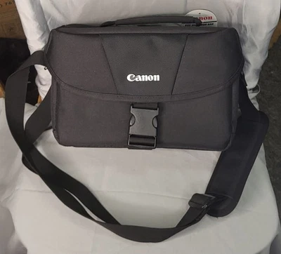 Canon EOS 100ES Shoulder Bag Black for Camera And Accessories. - Image 1 of 4