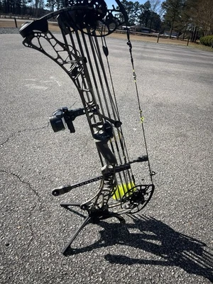 Mathews Lift RS Bottomland 蝴蝶结 — 第 1/3 张图片