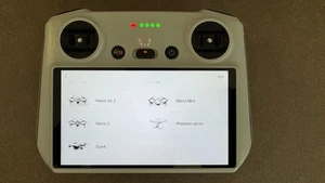 DJI RC RM330 Smart Controller Mavic 3, Mini 4 Pro, Mini 3 Pro, Mini 3, Air 2S - Bild 1 von 3