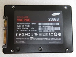 Disque SSD Samsung MZ-7PD256 840 PRO 256 Go 2,5" SATA III (6,0 Go/s) - Photo 1/1