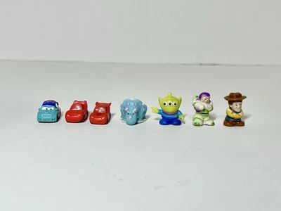 Lote de carros e Toy Story Squinkies Disney Pixar Buzz Woody Alien Lightning McQueen - Imagem 1 de 4