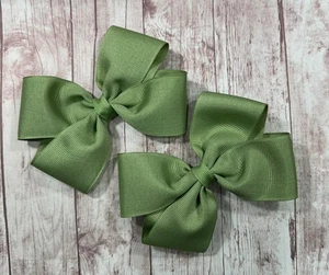 Salbei 4" Haarschleife, Sellerie Zopf Haarschleifen, Salbeigrüne Haarschleife, Salbei Haarschleifen - Bild 1 von 7