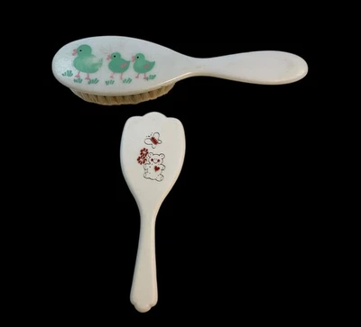 2 vintage unbranded baby hair brushes - Image 1 of 4