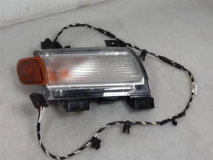 Jeep JL Wrangler OEM Front Passenger Turn Signal 68307244AC 2018-2023 083013 - Picture 1 of 10