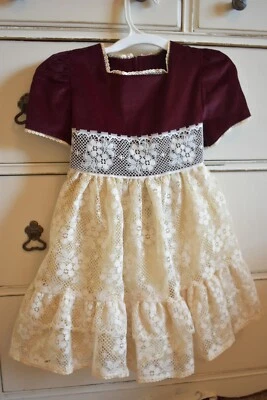 Vestido vintage requintado de Natal feminino veludo vermelho e renda creme - Imagem 1 de 4