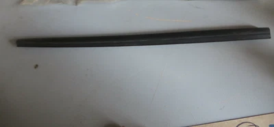 Panel basculante OEM # 15052243 General Motors GMC WEATHERSTRIP  Foto 1 de 4