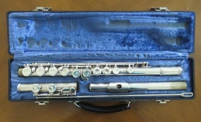 GEMEINHARDT 2SP FLUTE Silver Plated w/ CASE  G58988 - Image 1 of 4