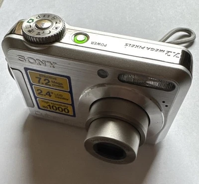 Sony Cyber-Shot DSC-S700 7.2MP Digital Camera Screen Has Shifted But Works - Image 1 of 3