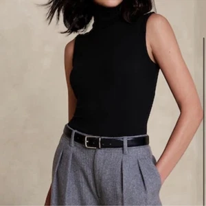Top Banana Republic Soft Luxe Negro Sin Mangas Cuello Alto Talla M Nuevo - Imagen 1 de 9