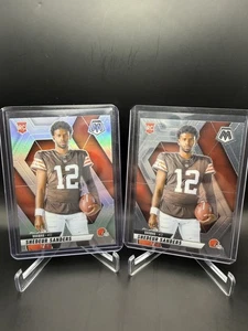 2025 Panini Mosaic Shedeur Sanders variante immagine argento Holo Prizm RC #290 - Foto 1 di 2