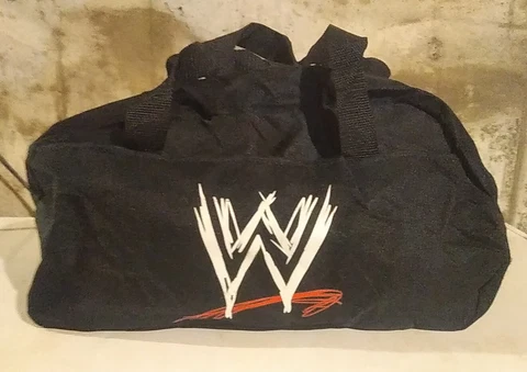 WWE World Wrestling Entertainment Black Zippered Duffel Gym Bag Logo WWF Pro Cover