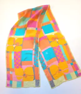 Sciarpa Vera Vintage 10" x 51" Lunga Trasparente Logo Multicolore No Insetto - Foto 1 di 4