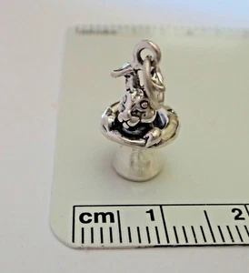 Plata Esterlina 3D 17x10mm Conejo Mágico Sólido Conejo en Top Sombrero Dije - Imagen 1 de 4