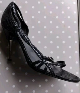 Sandali con tacco Faith neri finto serpente cinturino fibbia diamantata. Stiletto. Taglia 8 - Foto 1 di 6