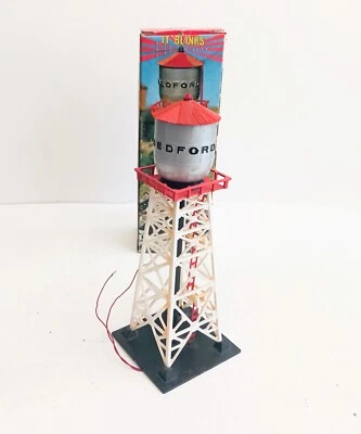 LIFE-LIKE HO SCALE OPERATING BEDFORD BLINKING LIGHT WATER TOWER - Image 1 of 4