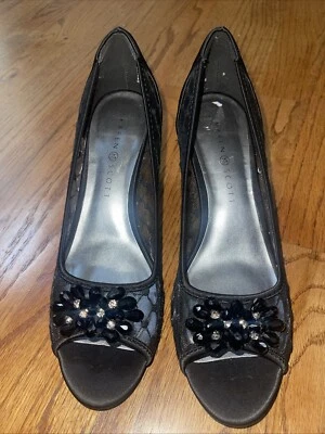 Zapatos de salón de noche Karen Scott para mujer Maralyn peep-toe estrás, talla 8,5 Foto 1 de 4