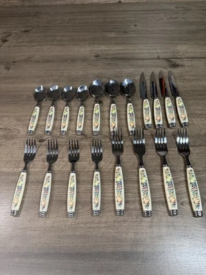 Juego de cubiertos Avon Sweet Country Harvest 19 (7 cucharas/8 tenedores/4 cuchillos/2003) Foto 1 de 4