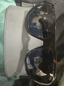 Es handelt sich um Sonnenbrillen der Marke BMW. - Bild 1 von 7