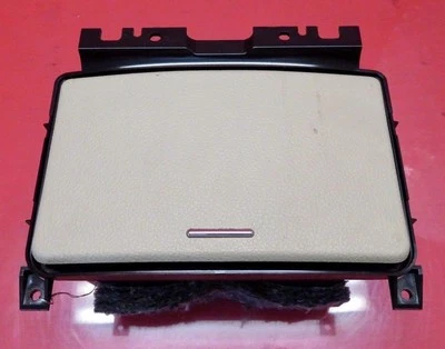 2006-2010 INFINITI M35 原始设备制造商中心控制台杯架组件 — 第 1/4 张图片