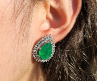 pendientes  piedras verde tipo lagrima en zircon chapado oro 18k - Image 1 of 2