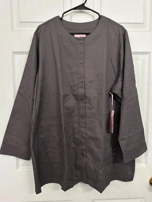 Blusa Médica Estampada Koi by Kathy Peterson Talla Grande 3X Gris Acero Olivia Nueva con Etiquetas Foto 1 de 4