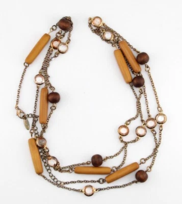 Collar Firmado VCLM, Conjunto Bisel Cristales Transparentes y Cuentas de Madera, Cadena Tono Dorado. Foto 1 de 4