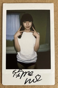 KUSUMI MERU CHEKI PROMO INCENTIVE JAPAN GRAVURE AV JAV IDOL AUTO AUTOGRAPH - Picture 1 of 1