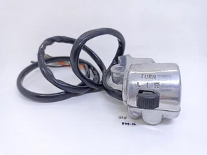Interruptor señal de giro diestro SUZUKI A100 GT100 A50 A80 A90 K90 AC50 RV50 RV90 NOS Japón - Imagen 1 de 7
