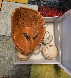 Baseballhandschuh mit 4 Baseball Softball Bällen Best Sporting - Bild 1 von 4