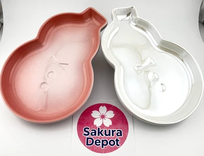 Le Creuset Snowman Dessert Plate 2P White Lustre Shell Pink Christmas Holiday JP - Image 1 of 4