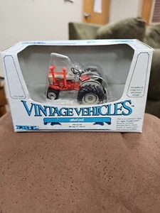 981 FORD Vintage Vehicles 1987 ERTL Die-Cast Tractor Replica 2564 1/43 Scale - Picture 1 of 4