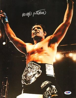 Foto firmada por Antonio Rodrigo Nogueira UFC 11x14 certificado de autenticidad PSA/DNA con cinturón del orgullo Foto 1 de 2