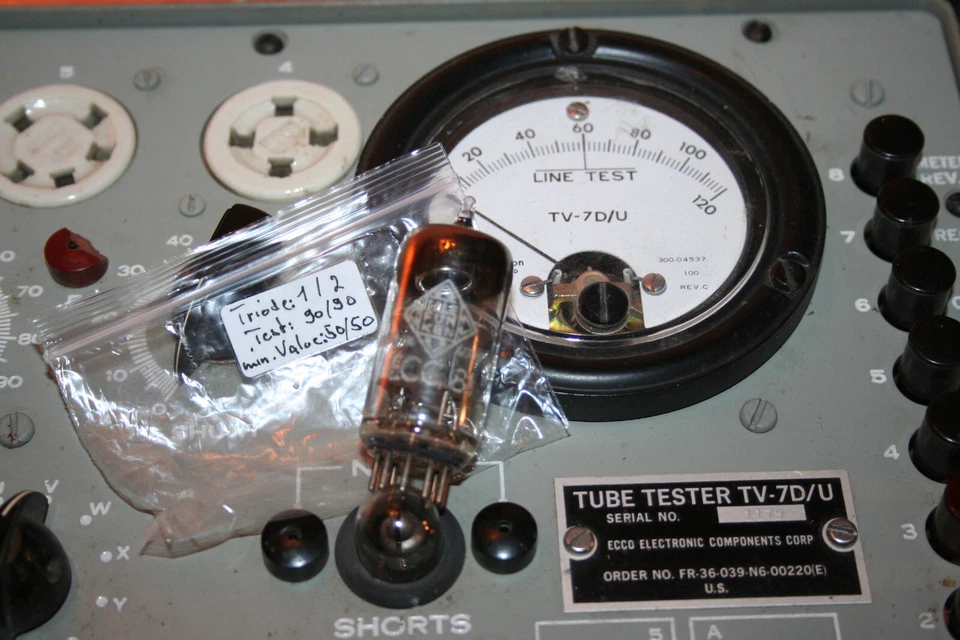 ECC81, TELEFUNKEN / 1x used vacuum tube / top test on TV-7D tube tester - Bild 1 von 1