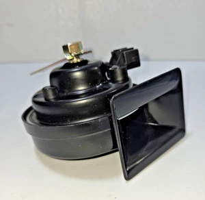 VEMO V10-77-0918 Horn for 3B0951223 Body Horns - Picture 1 of 6