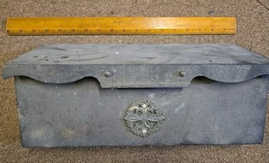 Vintage Sheet Metal Wall Mount Mailbox Hinged Lid - Picture 1 of 5
