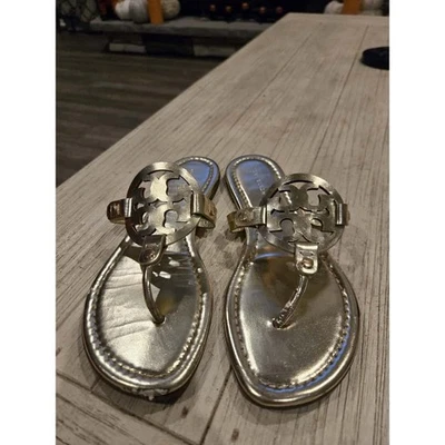 Sandalias Tory Burch Miller para mujer de cuero dorado sin cordones 7,5 Foto 1 de 4