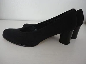 EUC Stuart Weitzman Gauzelle Black Dressy Mesh Slip On Heels Sz 8.5 Retail $325 - Picture 1 of 12