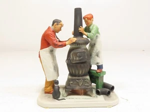 Figura de porcelana Norman Rockwell invierno fin de año Gorham LN 8618 - Imagen 1 de 7