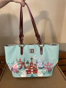 Bolso de Mano Dooney Bourke Disney Cascanueces Los Cuatro Reinos Navidad Vacaciones Tammy - Imagen 1 de 22