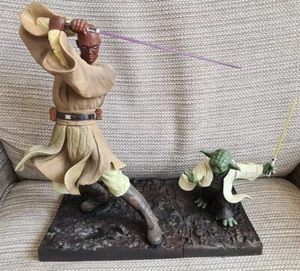 Official Kotobukiya Mace Windu And Yoda Figures 2002 - Picture 1 of 7