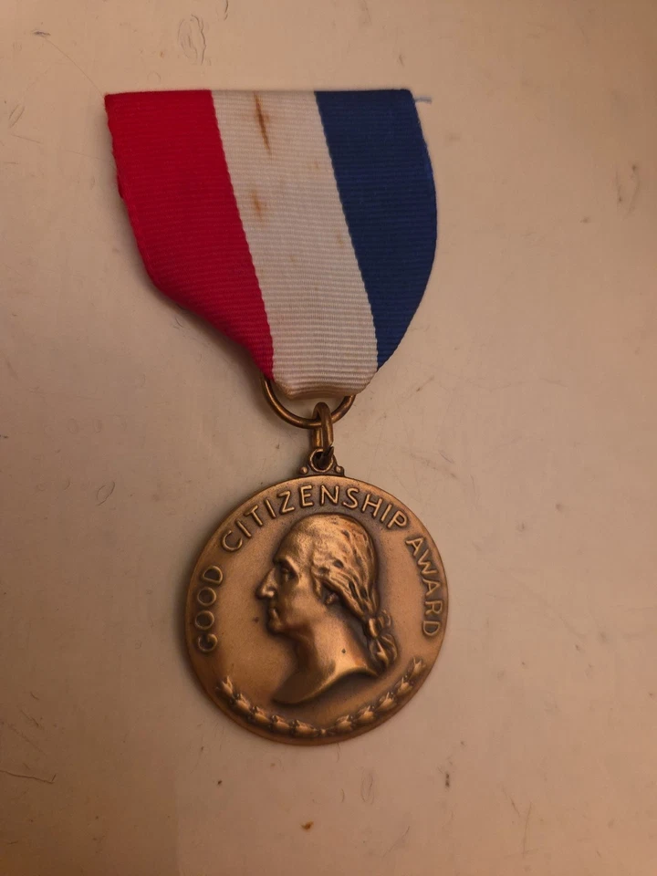 Good Citizenship Award medal.  Daughters of The American Revolution. Engravable - Image 1 of 4