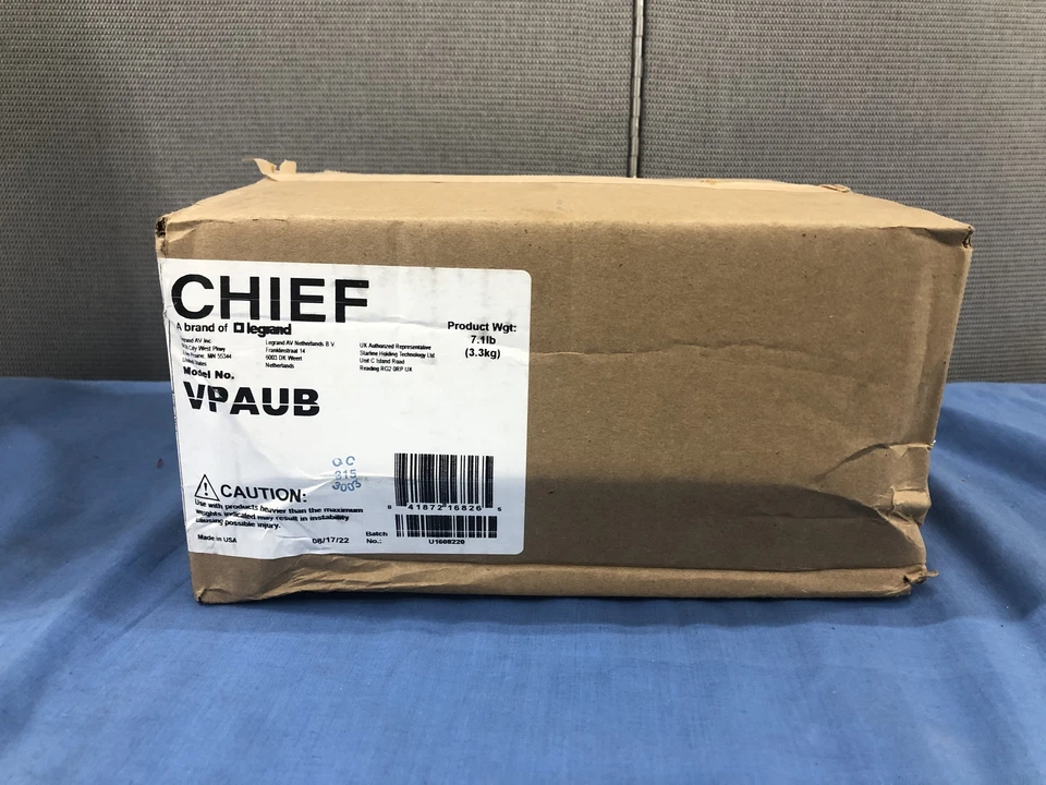 Chief VPAUB Vertical/Horizontal Universal Projector Ceiling Mount - Image 1 of 3