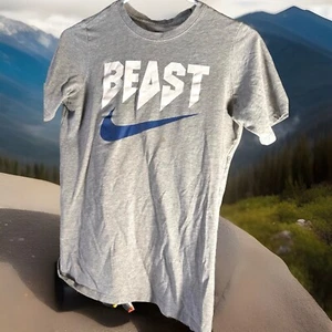 🚨Nike Boys Beast Swoosh Sports Gray Short Sleeved Dri-Fit T Shirt Size~ L - Picture 1 of 4