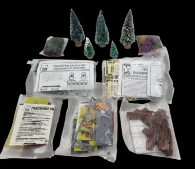 HO Life - Like Scale Buildings / Scenery Accessories Mixed Lot of 12 - Image 1 of 4