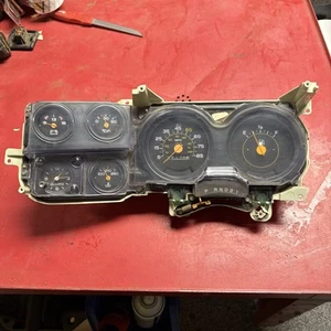 1981-1987 CHEVY Squarebody C/K10-30 K5 BLAZER Gauge Cluster W/ Clock Diesel - Picture 1 of 11