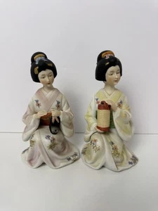 Set of 2 Seizan CP Fine Art Geisha Women 5.75" Kneeling Figurines 1960's - Picture 1 of 7