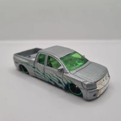 Hot Wheels Hot Trucks 2005 gris con llamas camioneta Nissan Titan suelta fundida a presión Foto 1 de 4